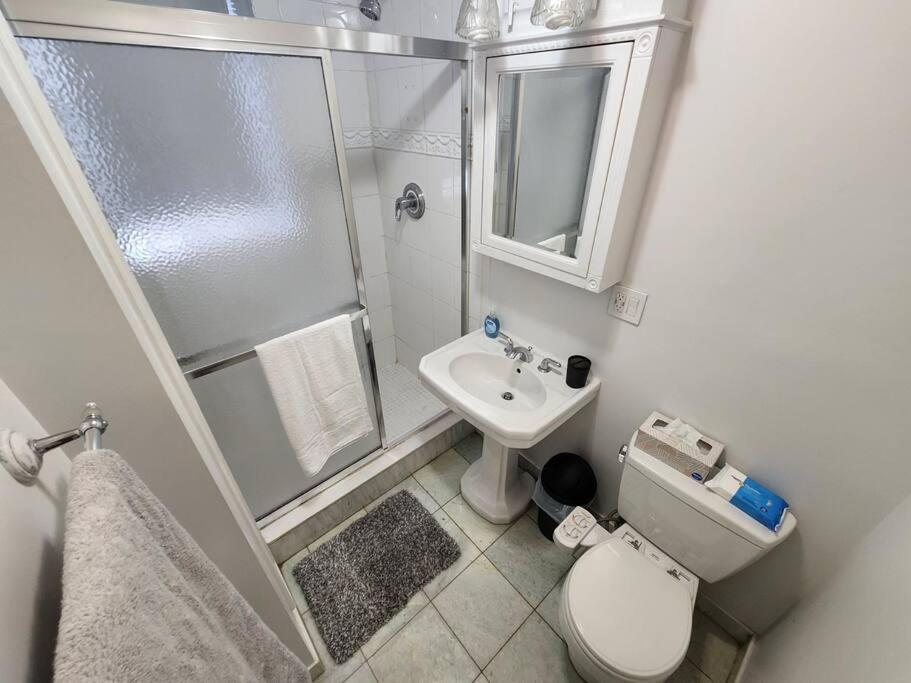 Spacious 3 Bedroom Apartment Mins To Nyc! Юнион-Сити Экстерьер фото